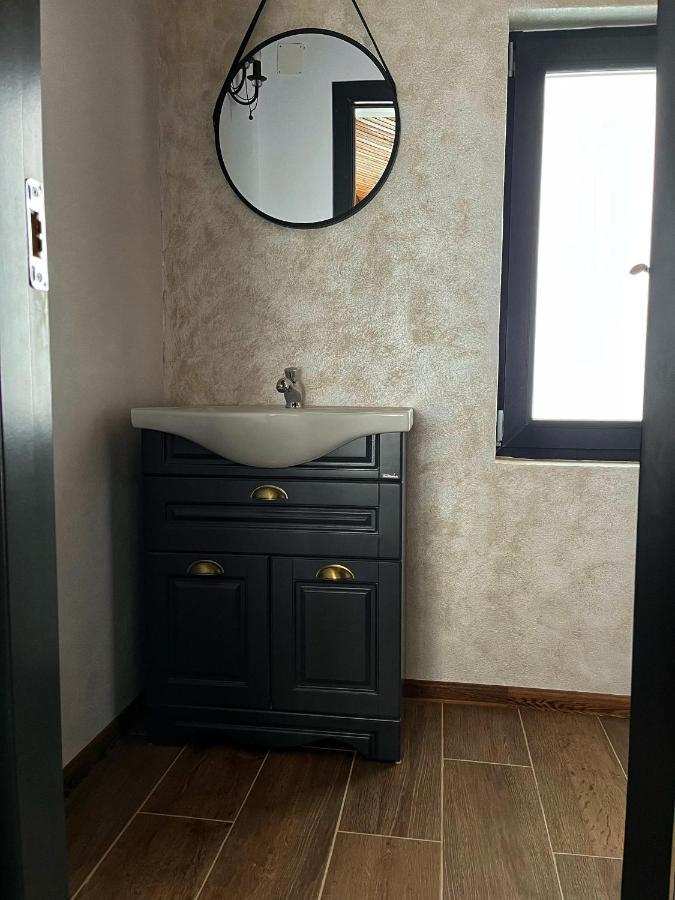 Cabana Priod Coronini Pescari 외부 사진
