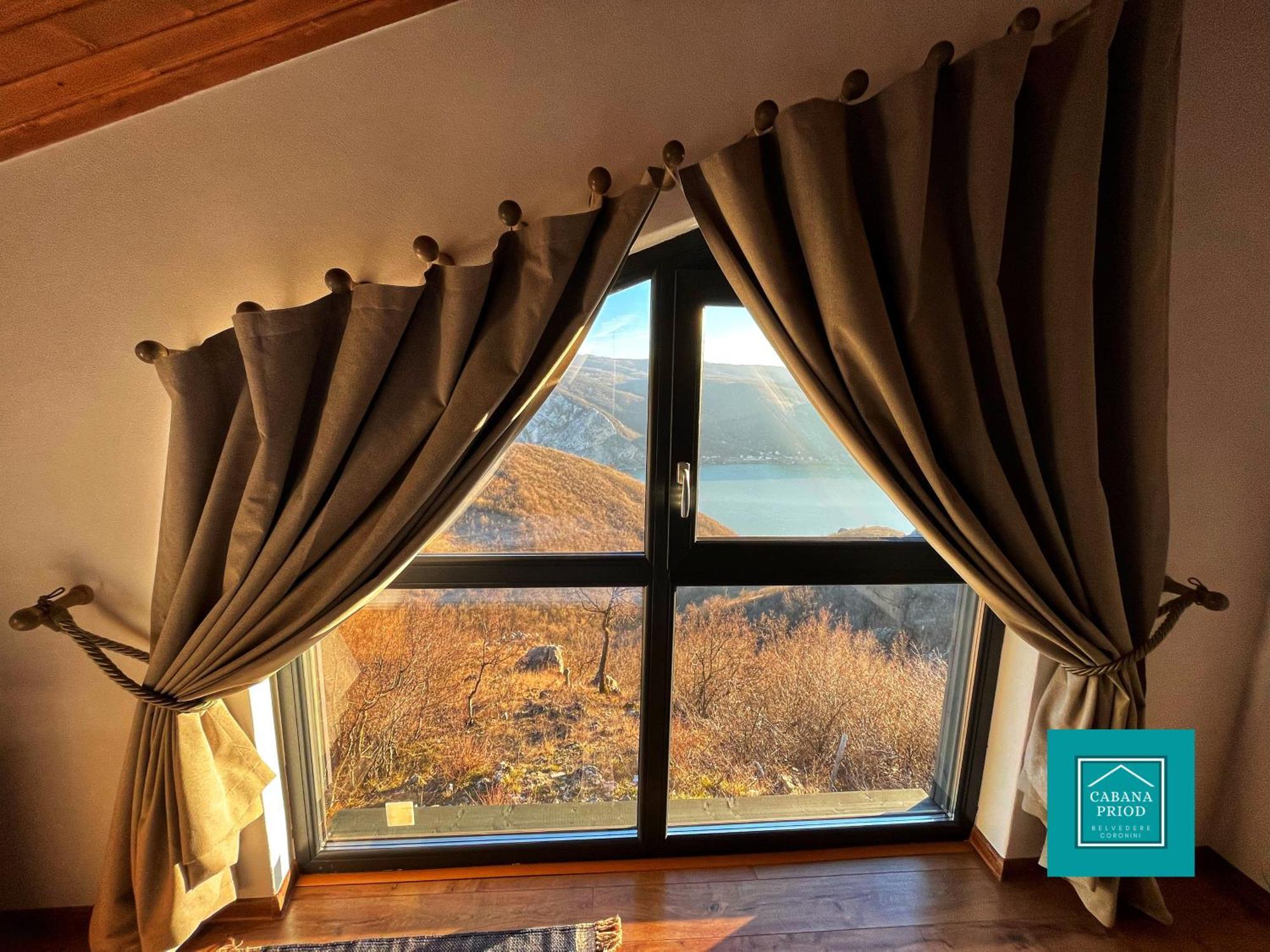Cabana Priod Coronini Pescari 외부 사진